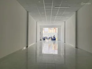 mặt bằng trống tại khu phức hợp